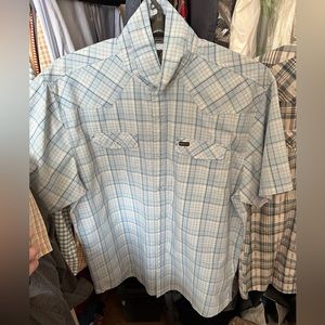 Howler brothers H Bar B tech Snap Shirt. Men’s size large. Blue plaid